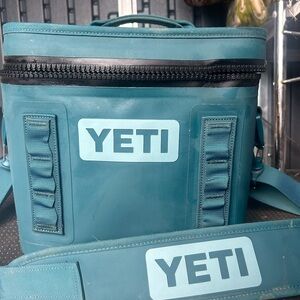 Yeti Hopper Flip 8 Cooler